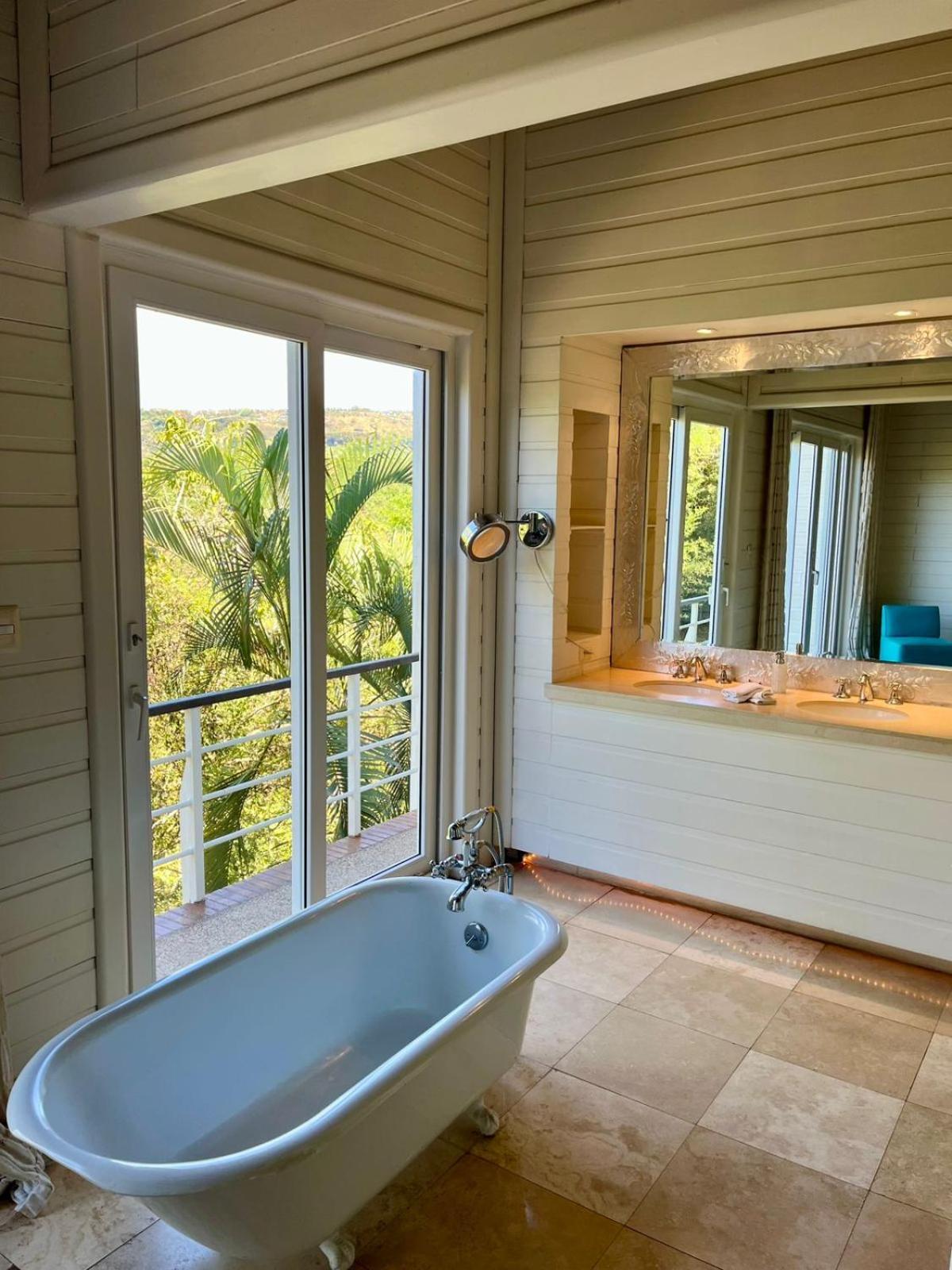 Asclepios Wellness & Healing Retreat Hotel Carrillos Ngoại thất bức ảnh