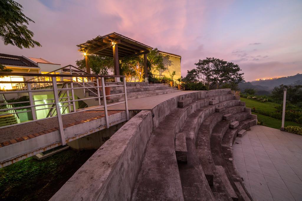 Asclepios Wellness & Healing Retreat Hotel Carrillos Ngoại thất bức ảnh